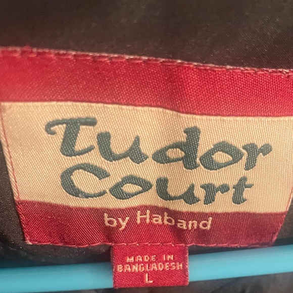 Tudor Court (Size Lg) Black Jacket, detachable faux fur hood & toggle buttons - Picture 3 of 11